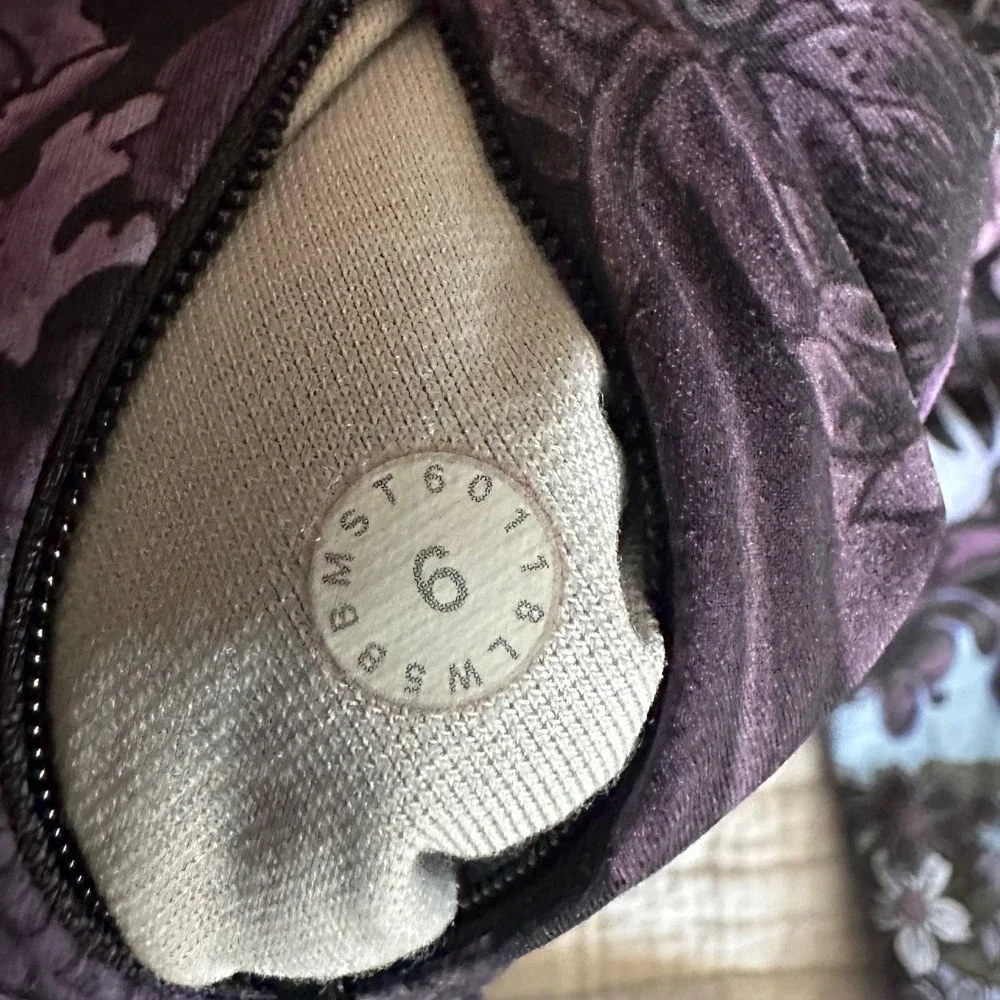 lululemon athletica feel light